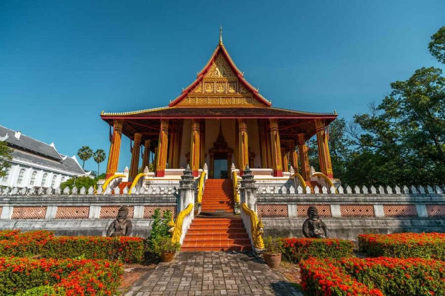 1772705120_easy e-bike tour Vientiane for beginners.jpg